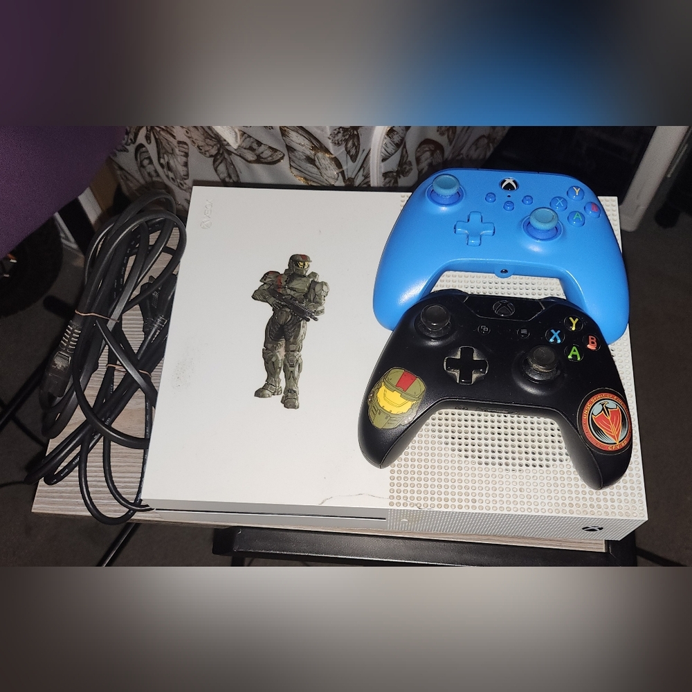 Microsoft Xbox One S 500GB White Console Bundle with 2 Controllers